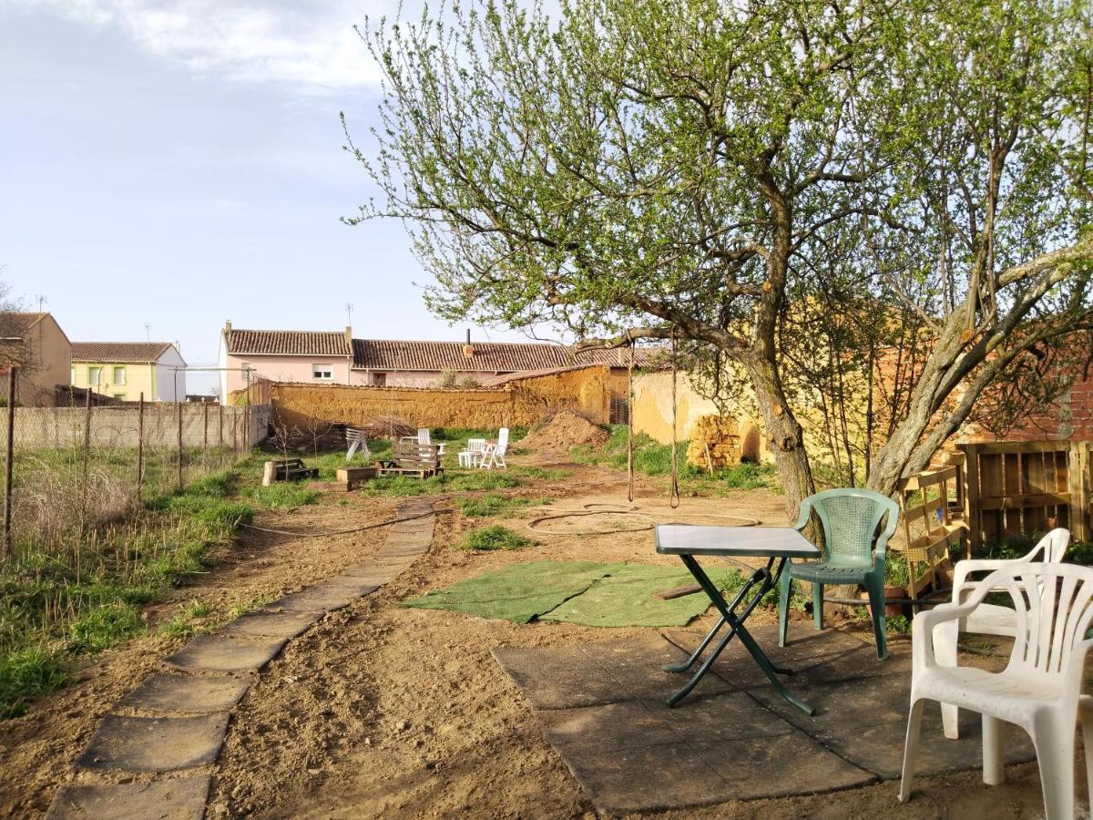 Las Hadas Albergue -Solo Para Peregrinos - Vegano -Bar Reliegos Esterno foto