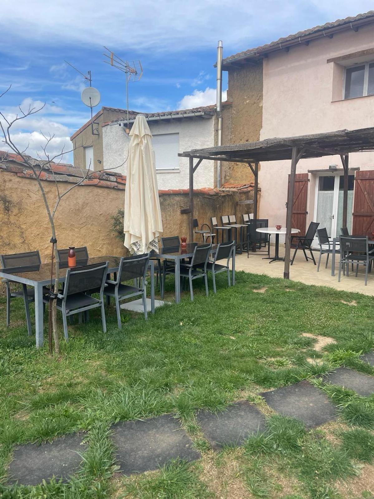 Las Hadas Albergue -Solo Para Peregrinos - Vegano -Bar Reliegos Esterno foto