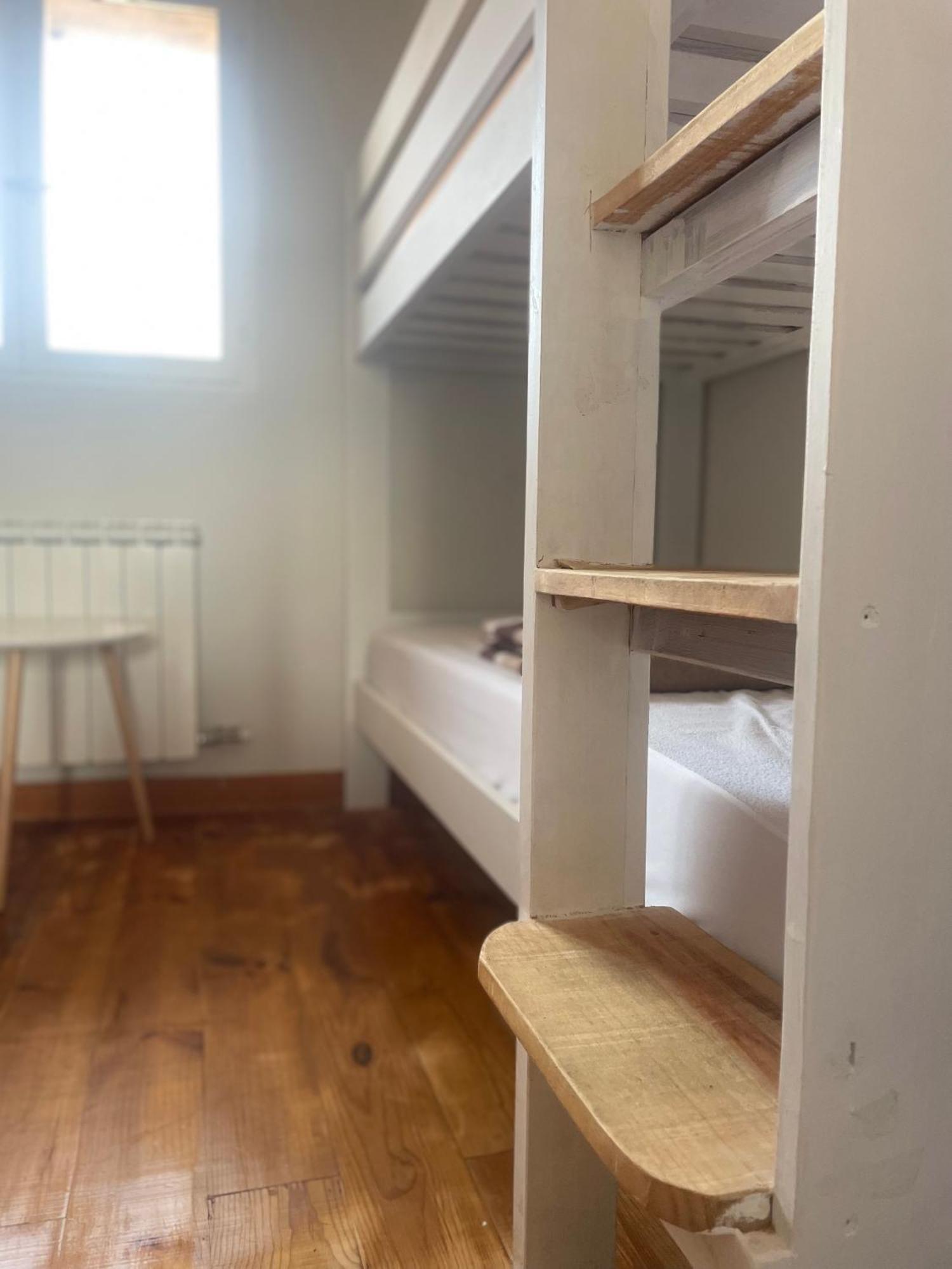 Las Hadas Albergue -Solo Para Peregrinos - Vegano -Bar Reliegos Esterno foto